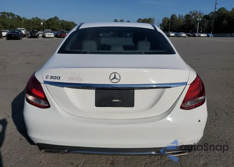 2016 Mercedes-Benz C 300 из США, поврежденный, VIN 55SWF4JB5GU177329
